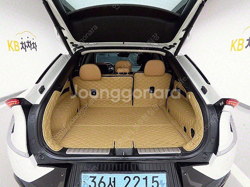 EV6 중고 EV6 중고차 흰색 2022년식 롱레인지 어스 중고차카페--5